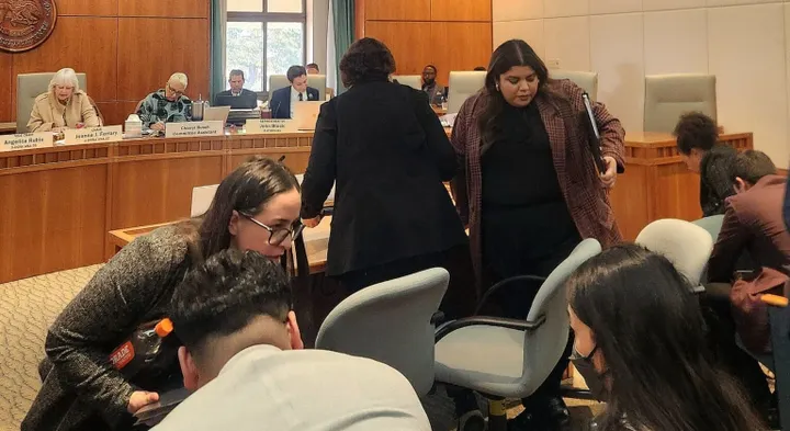 New Mexico again considers ban on immigrant detention