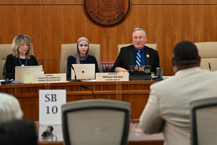 Resolution to eliminate education cabinet secretary position advances