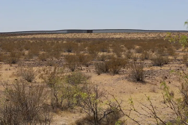 Homeland Security accelerates border wall construction in New Mexico and Arizona