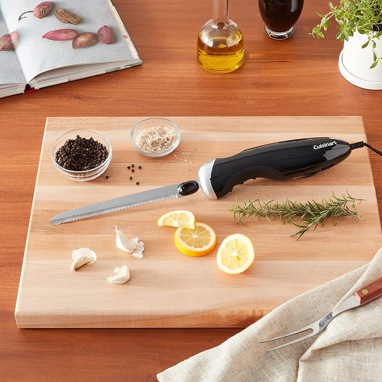 Best Electric Knife: Top 6 Picks to Use for Food or DIY Projects