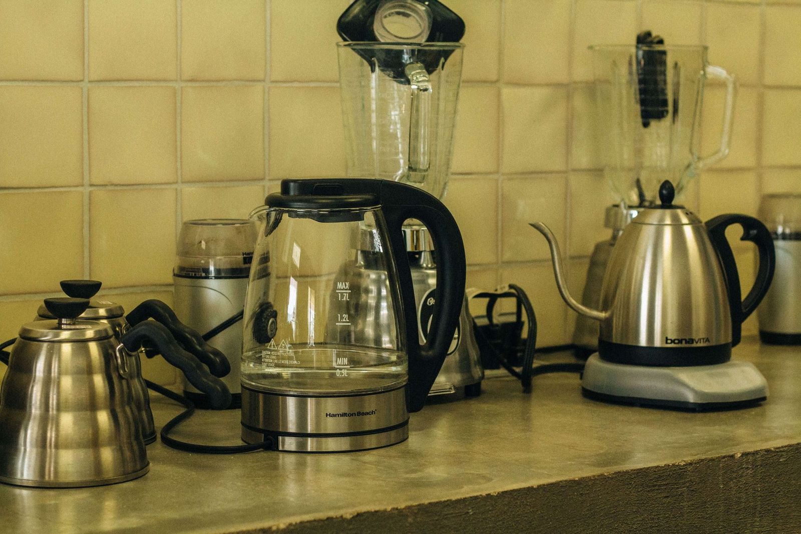 Stovetop Tea Kettles vs. Electric Kettles: Pros and Cons