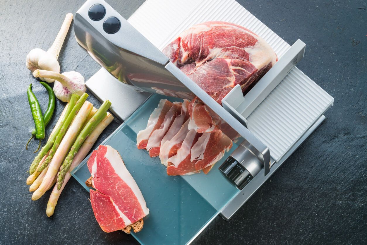 Advantages of Owning a High-Quality Meat Slicer for Home Use