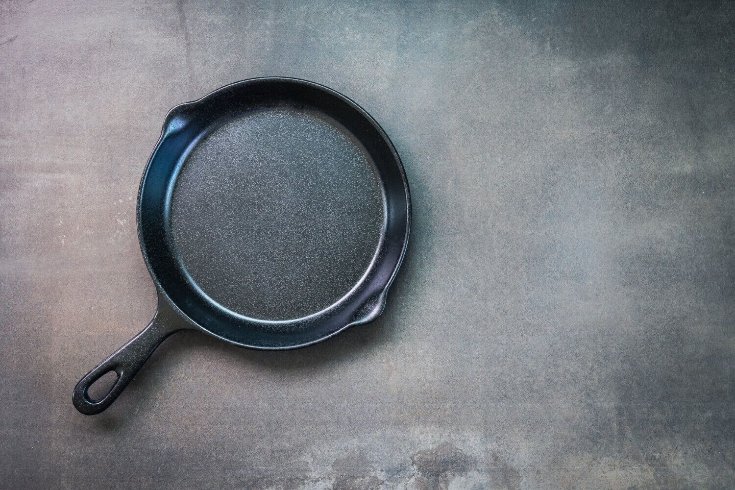 Enameled vs. Traditional Cast Iron: Choosing the Right Skillet
