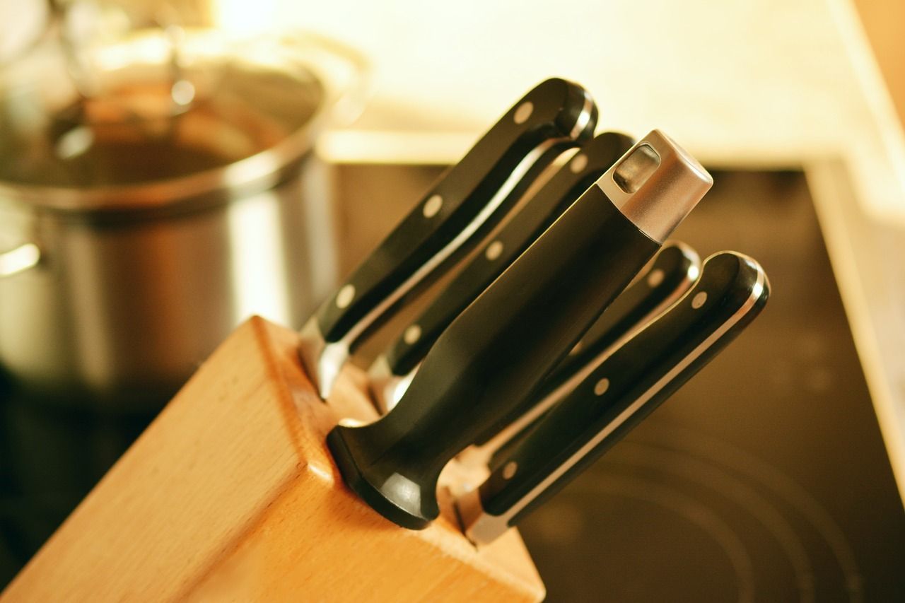 Budget-Friendly Knife Sets: The Material Matters