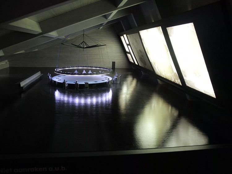 Followers of the new and old money; they lie and subscribe…