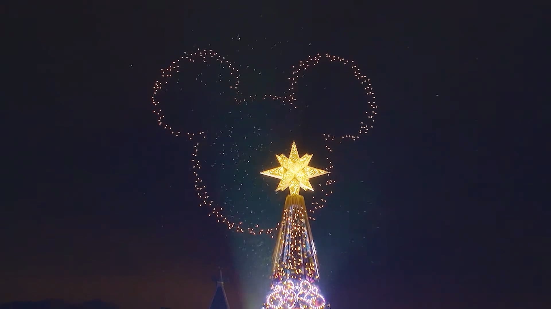 《Doll Weekend》 World’s Largest Cosplay Exhibition Arrives in China with Over a Thousand Cosplay Dolls Participating to Break a World Record.