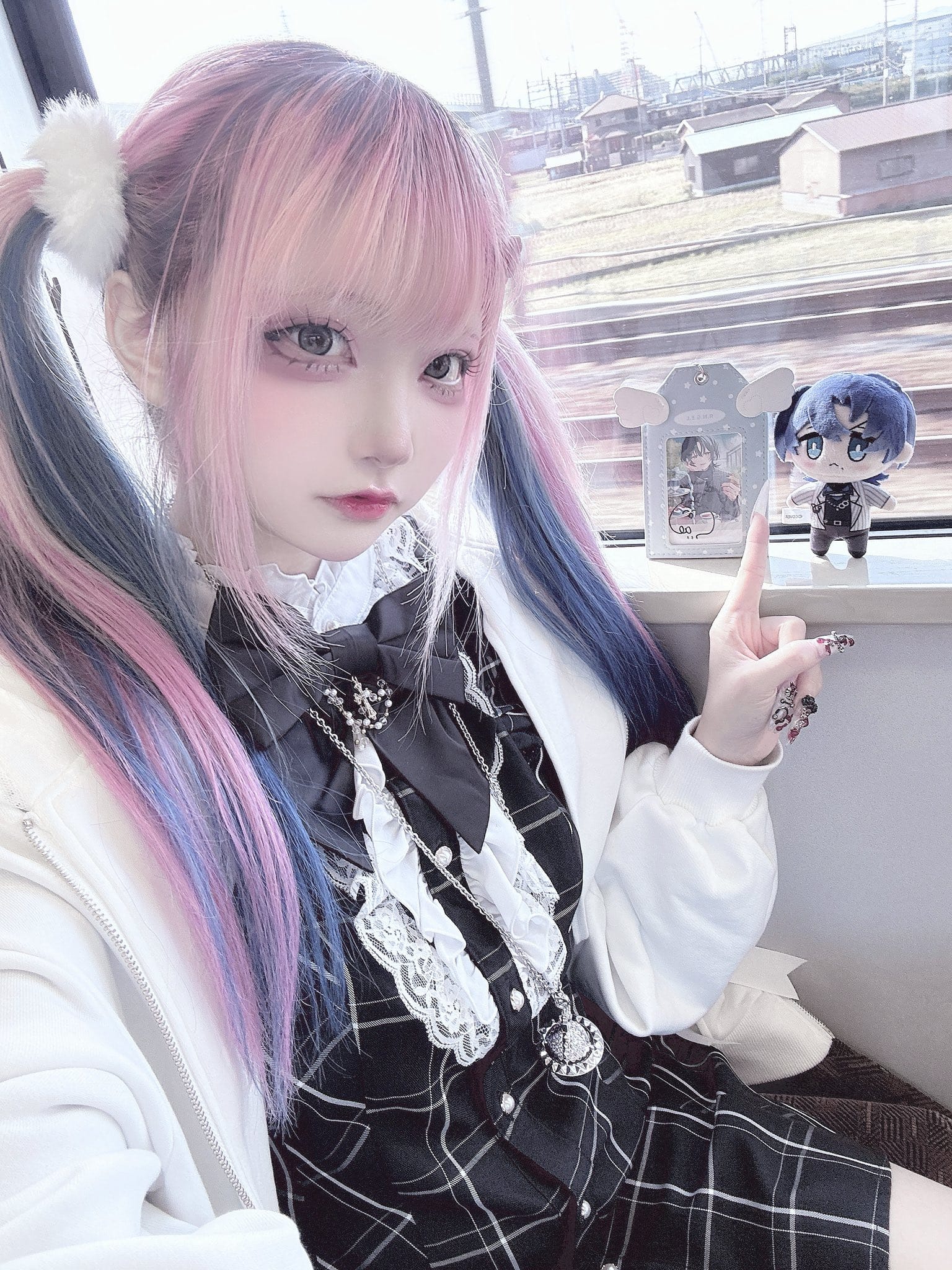 kuren_chan 目 メイク なぜ大きい 中国 ホロライブ コスプレイヤー 