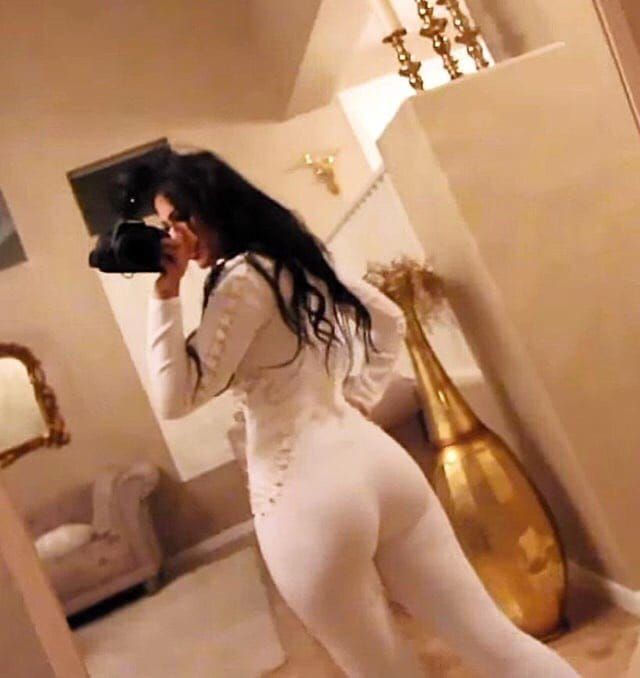 SSSniperWolf Sexy Ass Images Collection