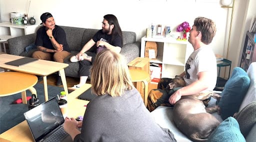 Descriptive alt text