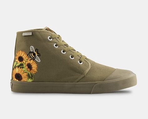 Interview With Hannah Davis, Founder of BANGS Shoes