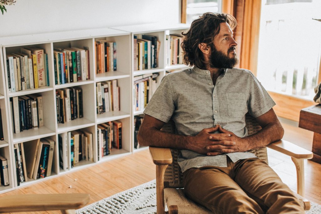 taylor stitch grey shirt