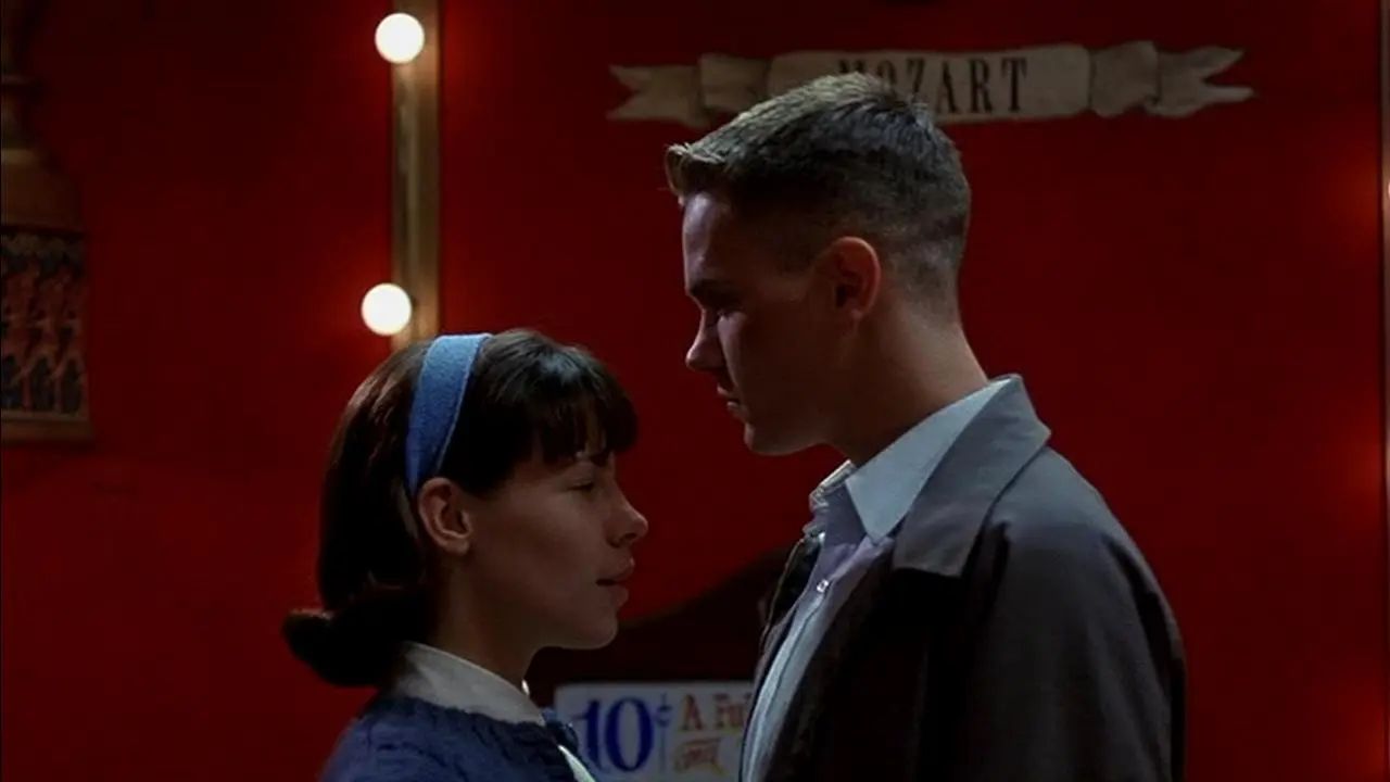 The Hip Pocket #32: DOGFIGHT