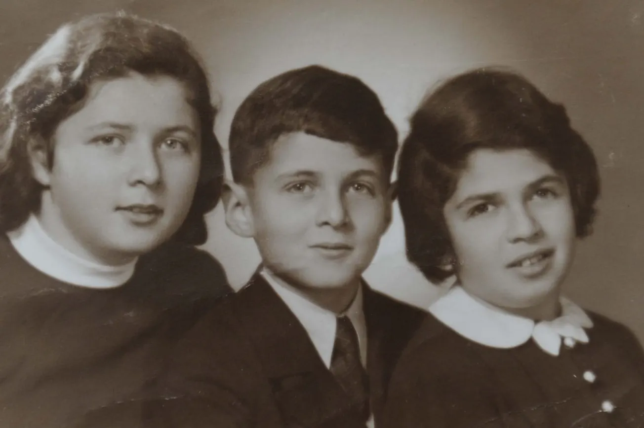 ‘I had never seen two human beings who looked so utterly and completely alone’