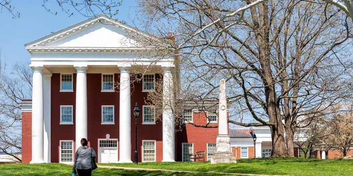 A building on the campus of Washington and Lee University.