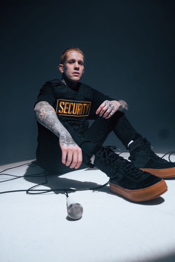 Kinnecom Redefines Resilience with His Soul-Stirring New Single “Before The World Knew”