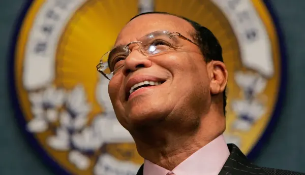 Forget the Dating Gurus: Minister Louis Farrakhan Gives the Best Relationship Advice in Black America