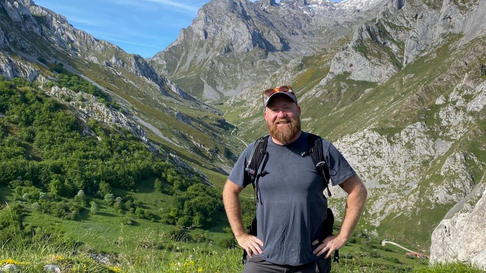 Do Travel Writers Lie?