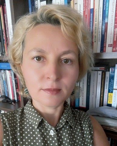 Grand entretien. Claudia Florentina Dobre: « La manière dont les néo-communistes – au pouvoir par intermittence jusqu’aujourd’hui – ont géré le passé communiste a été l’amnésie »