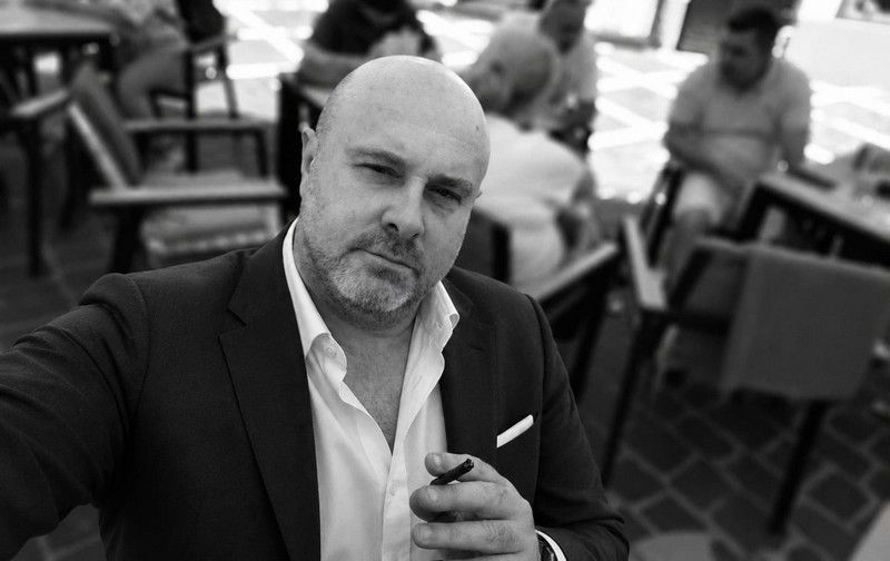David Bongard et la passion du voyage - Bucarest : Intermède fortuit