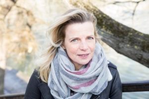 Interview. Lise Marzouk: «Je voulais explorer ce qui se passe dans la tête d’une mère soudainement confrontée à l’épreuve absolue: la perte possible de son enfant»