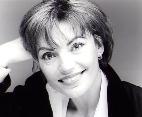 ANCA VISDEI - "C’est cela être écrivain d’origine étrangère en France : chercher le lien, le faire vivre et chanter."
