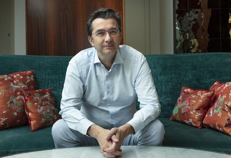 Interview. Javier Santiso : « La littérature, l’écriture sont deux tentatives de passer outre le temps, d’ajuster ses comptes avec l’oubli »