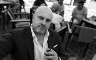 David Bongard et la passion du voyage - Bucarest : Intermède fortuit