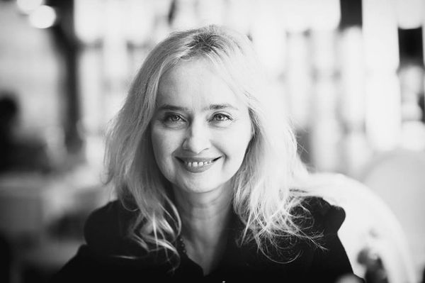 Portrait en Lettres Capitales : Corina Ozon
