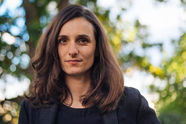 Radiographie d’une séparation : habitudes, mimétisme social et mysticisme de la solitude dans le roman «Il bouge encore» de Jennifer Murzeau