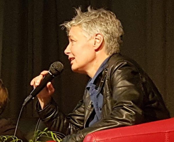 Lou Valérie Vernet : « Pour apprendre à danser sous la pluie, encore faut-il avoir le droit de danser »