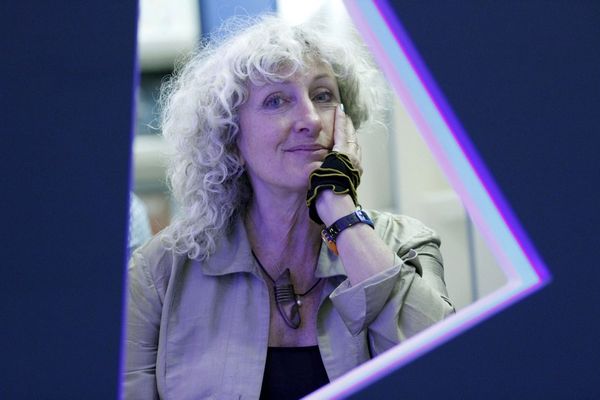 Monique Proulx, gagnante du Prix des cinq continents, revient en Roumanie pour féliciter les gagnants du concours Mot-à-monde