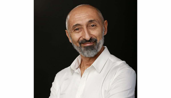 Portrait en Lettres Capitales : Tom Noti