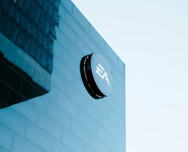 Caso #72 [Enunciado] ¿Por qué los fondos se sienten atraídos por Electronic Arts?