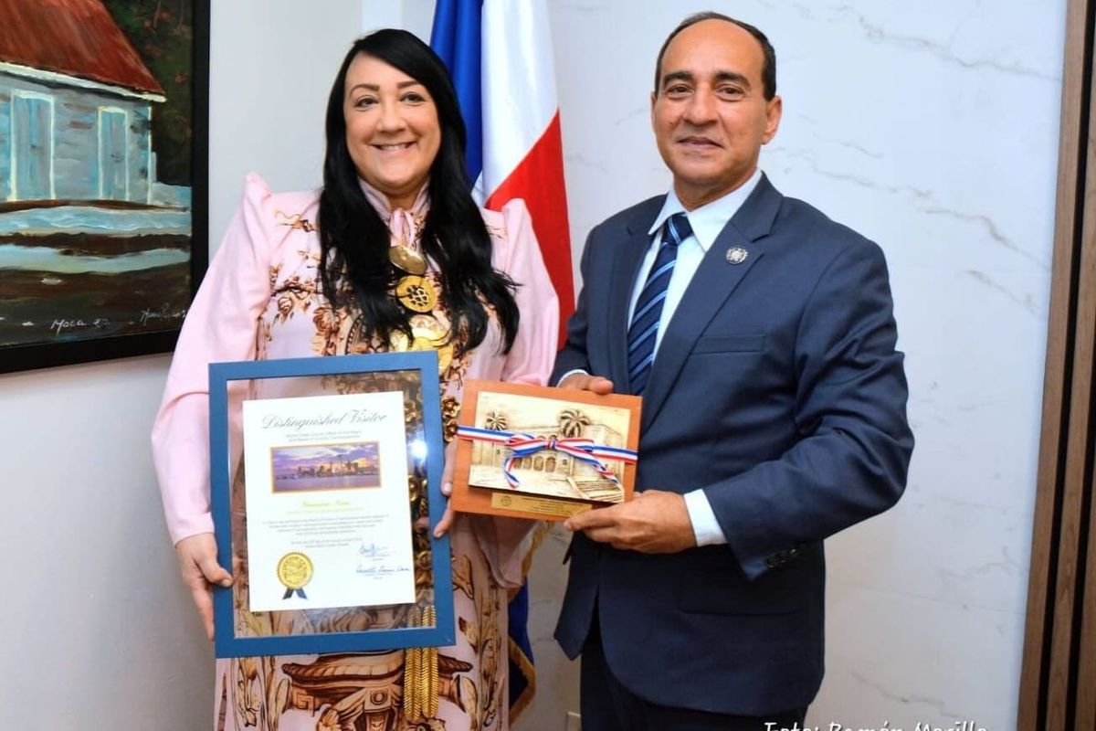 Giannina Azar Honored in Miami with “Distinguished Visitor” Recognition and Official Proclamation