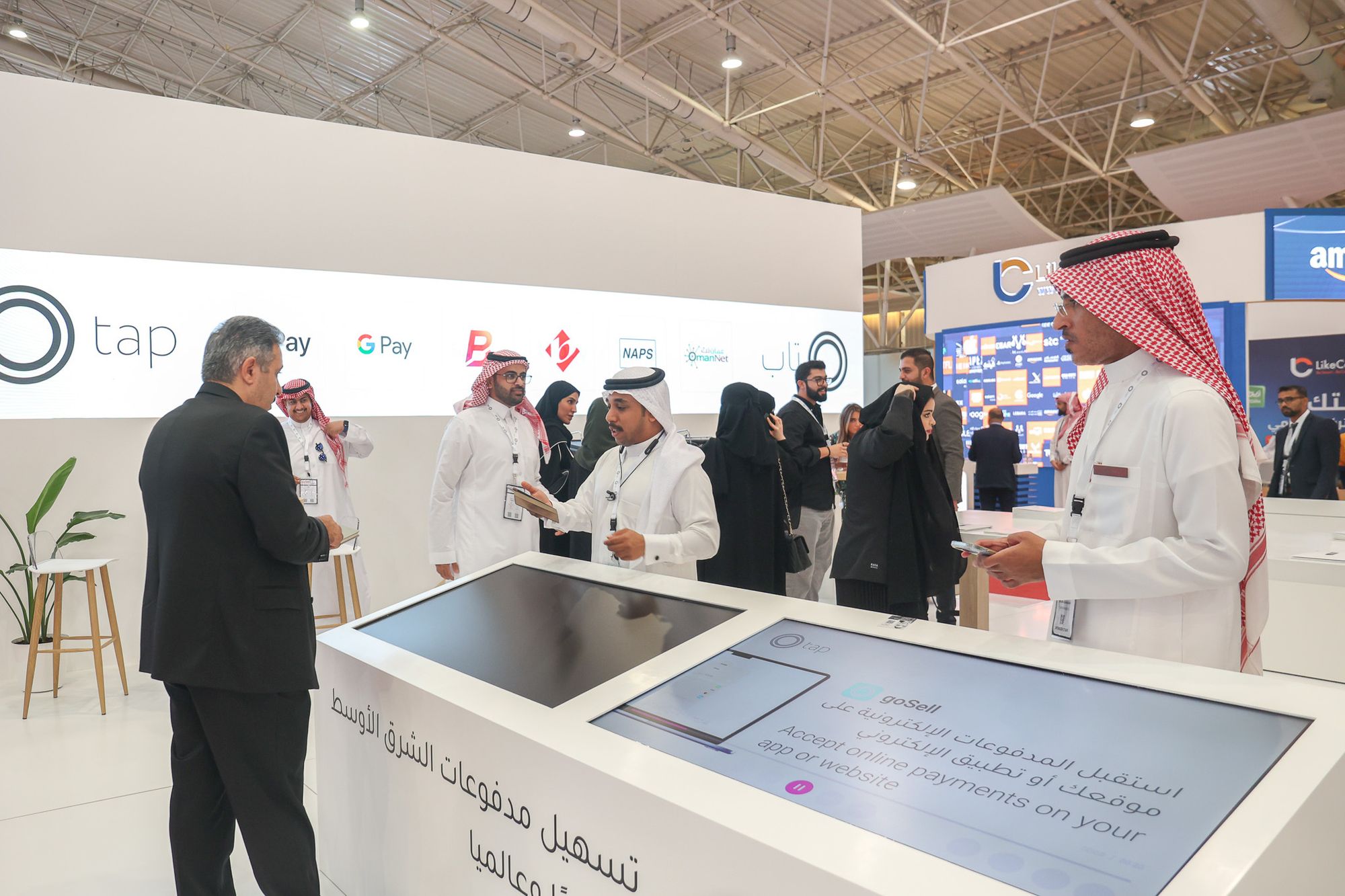 كشك تاب للمدفوعات في سيمنس السعودية ٢٠٢٢ - Tap Payments booth in Seamless KSA 2022
