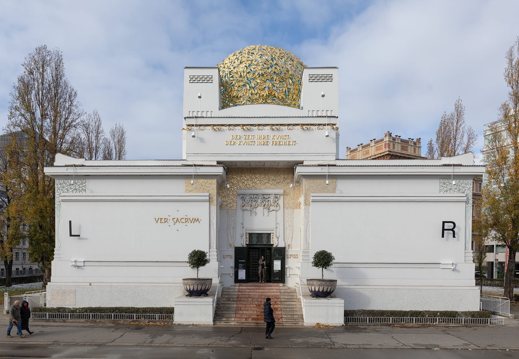 Cevdet Erek, Secession Ornamentation, installation view