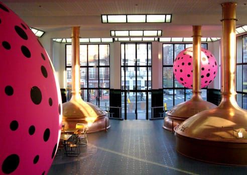 比利時Wiels老啤酒美術館遇見草間彌生