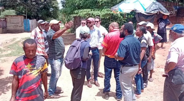 "They must be aid workers. If they were developers, they would have armed guards"