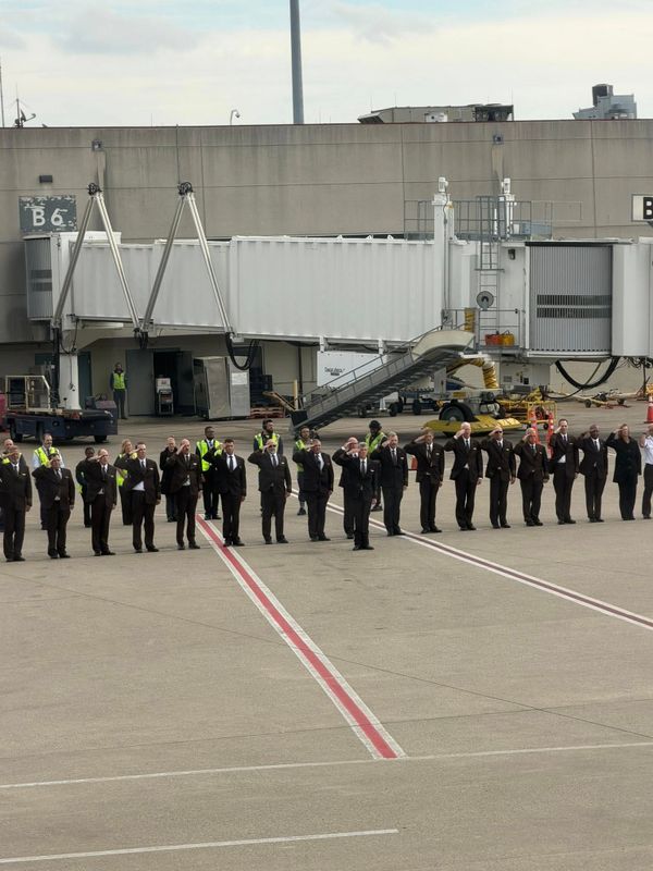 Louisville Airport honors UPS pilot in emotional ceremony on the tarmac