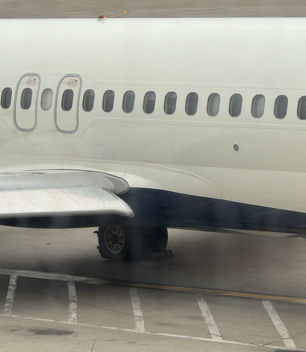 Flight makes emergency landing at Louisville airport moments after take off