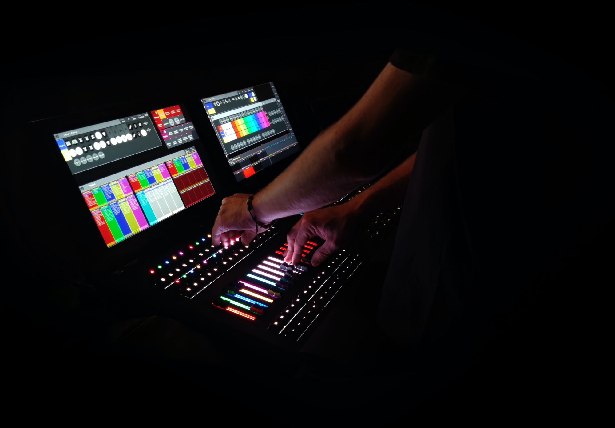 Exploration Weekly - Latin Music Revenues Pass $500M at 2022 Midyear / Apple Music Tops 100M Songs / Meta Offers Royalty-Free Library for Reels Ads