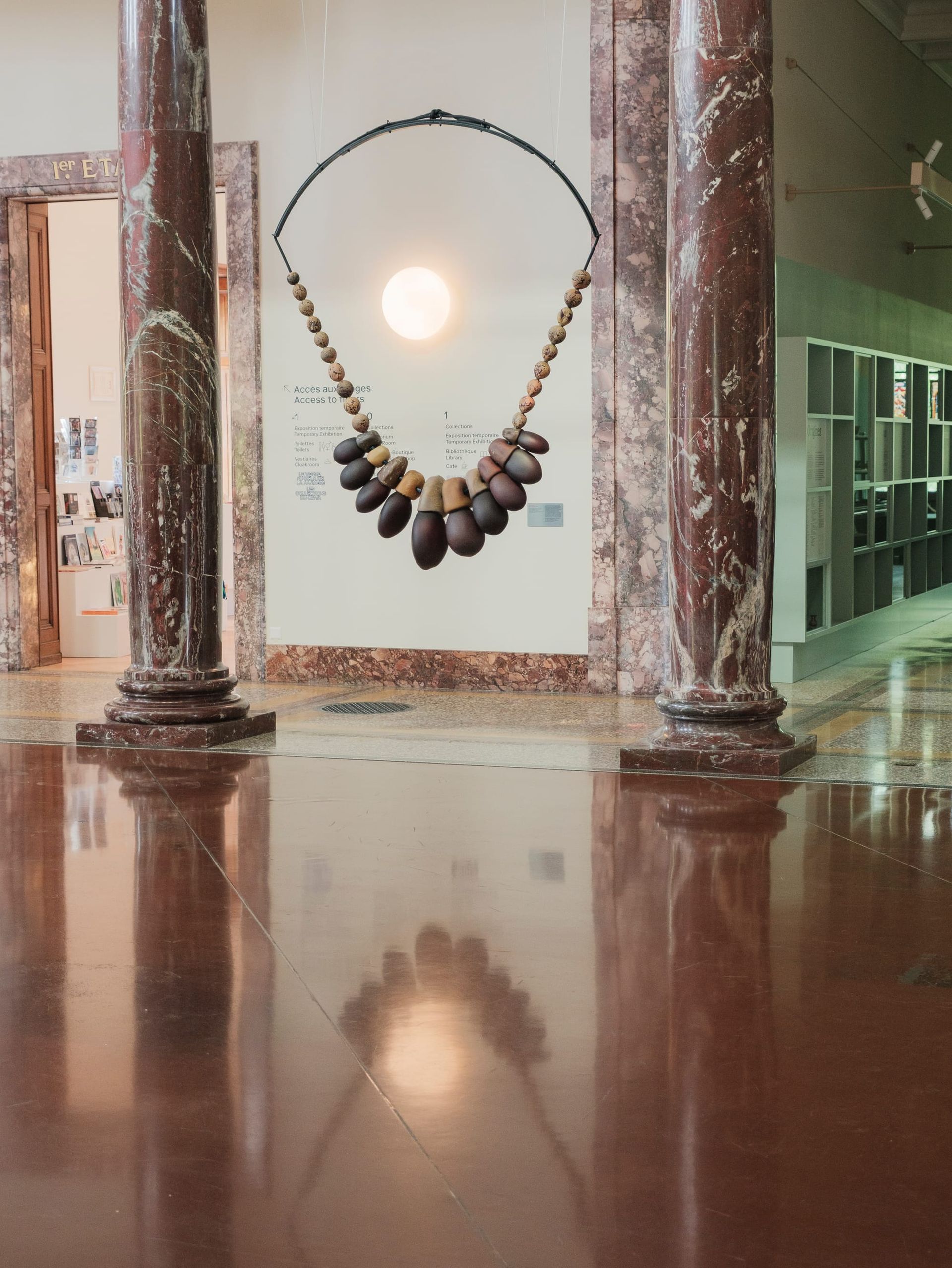 Le verre, au-delà de la matière Les collections du Cirva au Musée Ariana de Genève