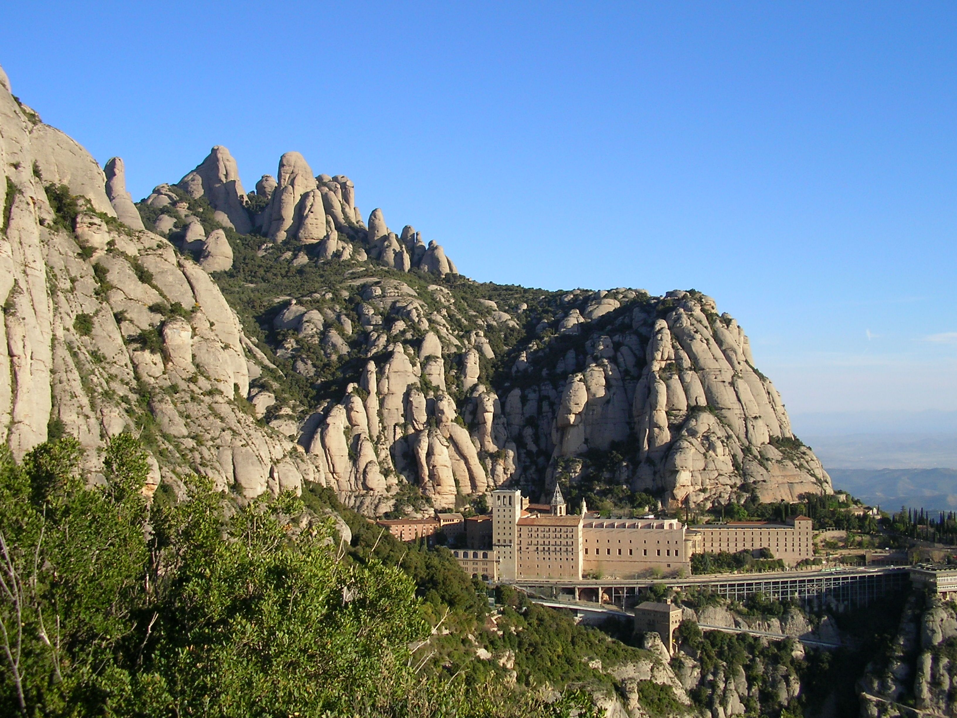 Montserrat e le montagne circostanti.