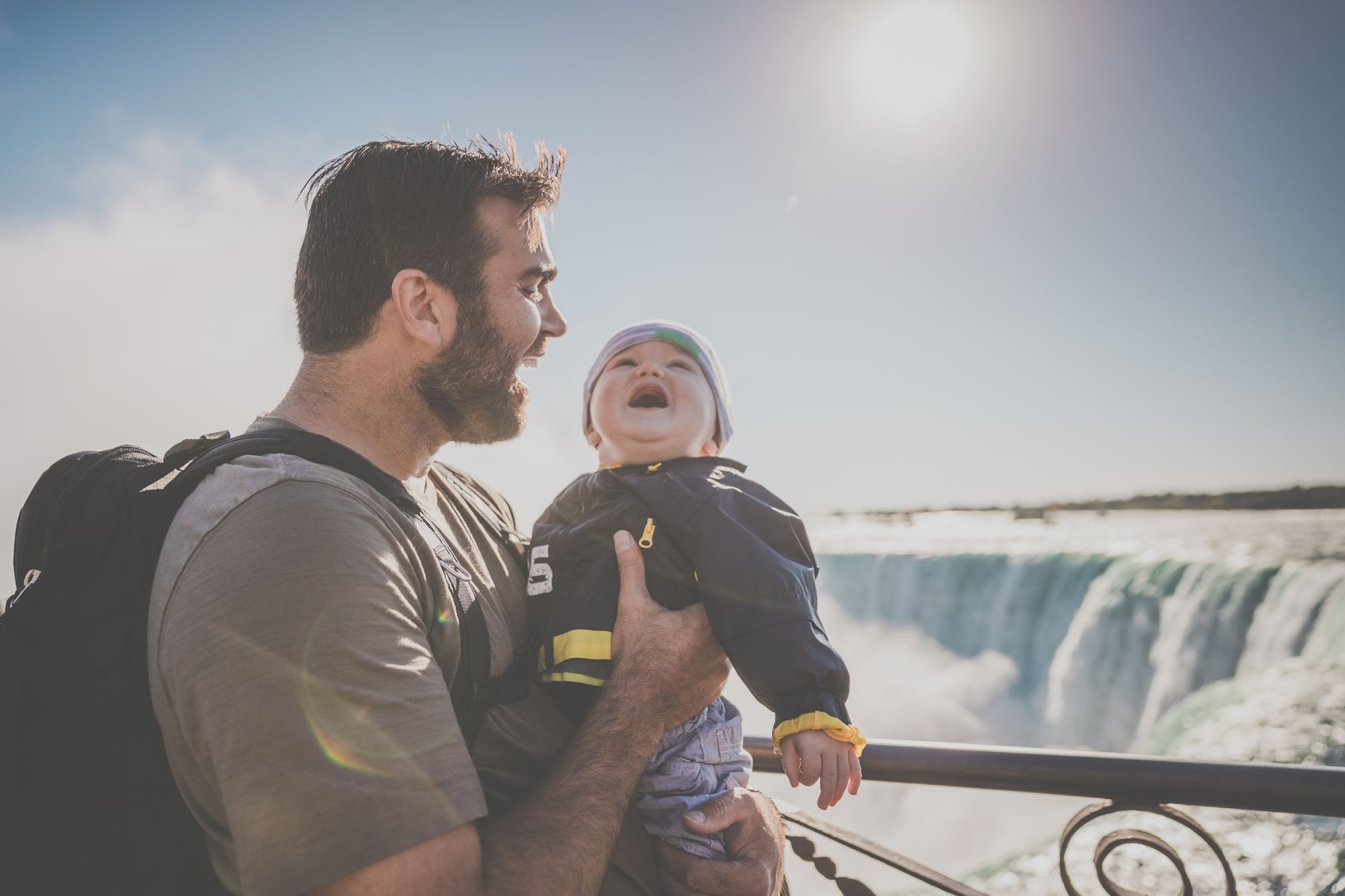bambino-padre-figlio-viaggio-scambiodellacasa-famiglia-vacanze