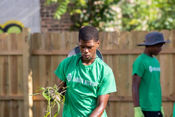 On the West Side, the Farm Is the Classroom