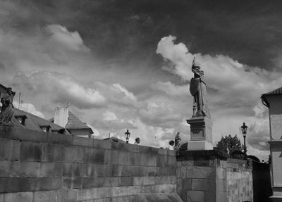 Na jakých základech stojíš?