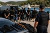 Filmska akcija na Hvaru: Gliserom stigli na otok kako bi napali sezonske radnike