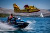SKANDALOZNO PONAŠANJE NA MORU Osim njemačkog divljaka u zadarskoj luci, idioti jet-skijevima ometaju kanadere, a kazna košta manje od boce vina na Kornatima!