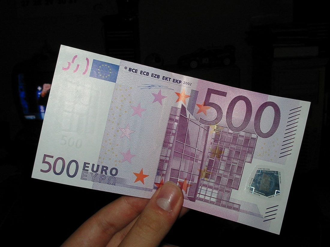 SPLIT Australac ušetao u banku i pokušao položiti na račun 10 novčanica od 500 eura s istim serijskim brojevima