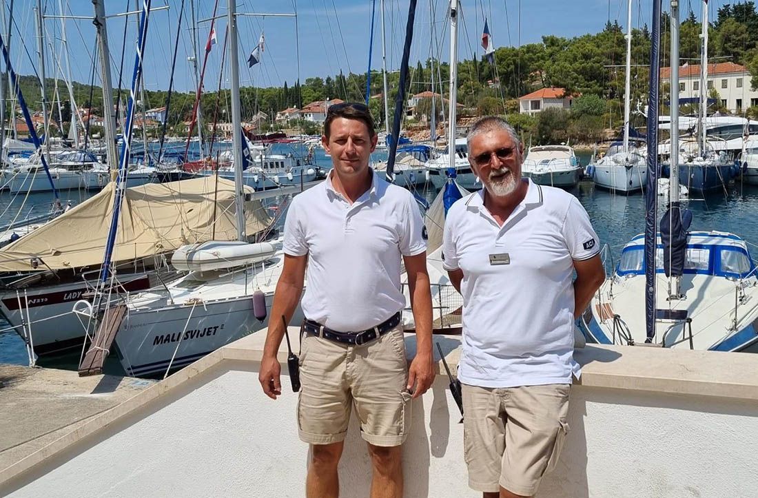 Mornari ACI marine Vrboska spasili tročlanu posadu brodice kod otoka Zečevo